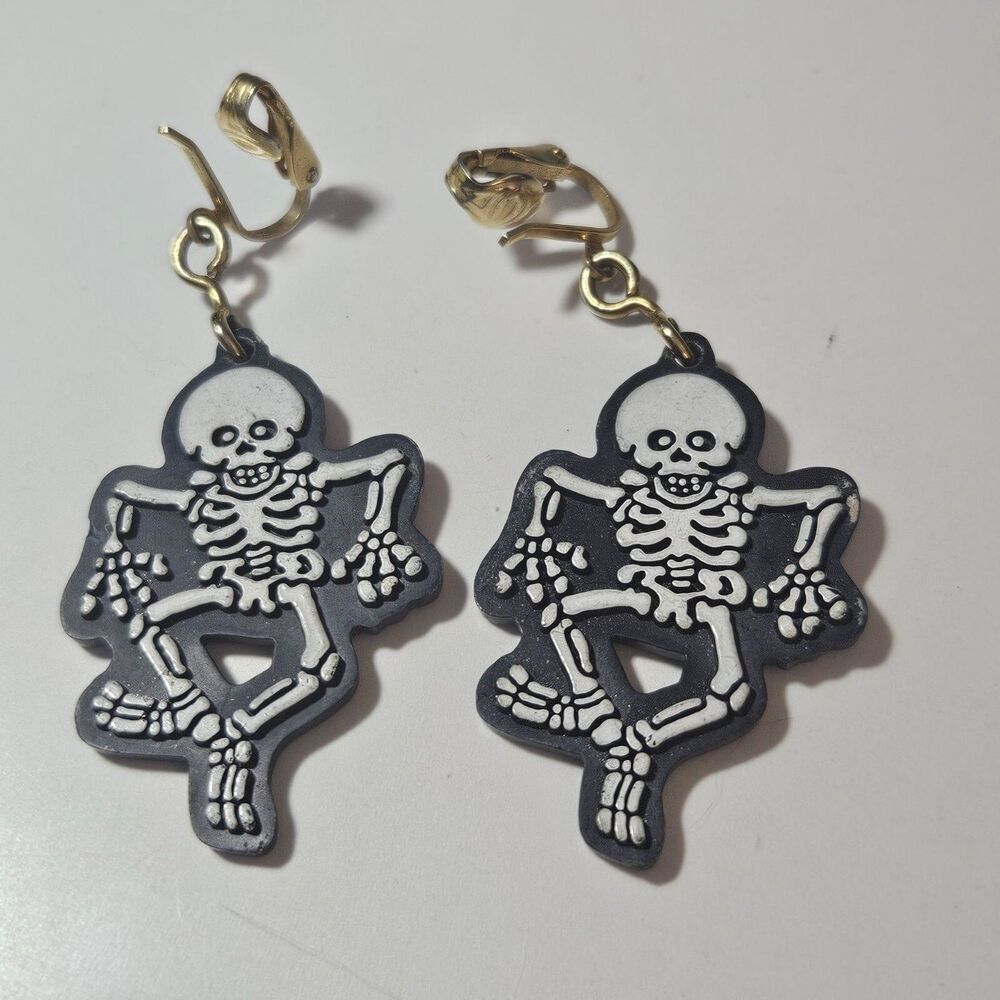 Hallmark Vintage Black & White Dangling Skeleton Clip On Earrings 1987